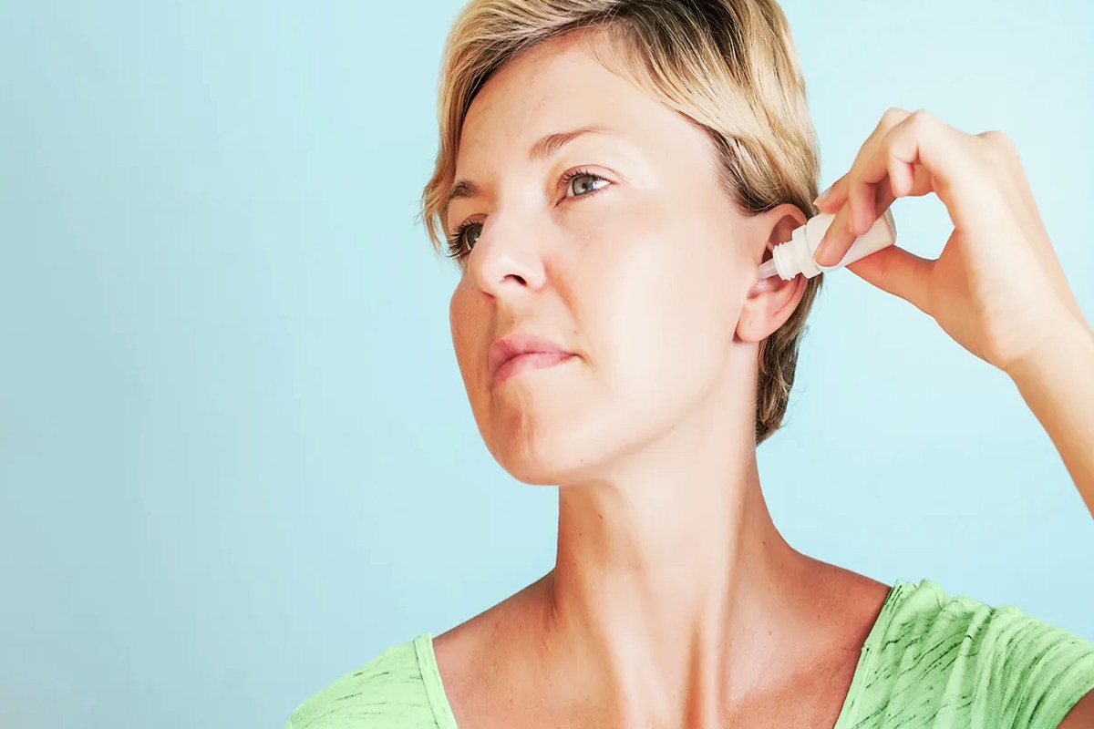 Ear health illustration for Ear Pain With a Cold