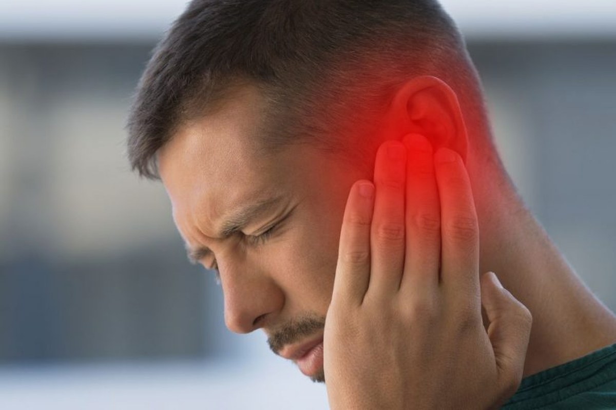 Ear health illustration for Ear Pain With a Cold