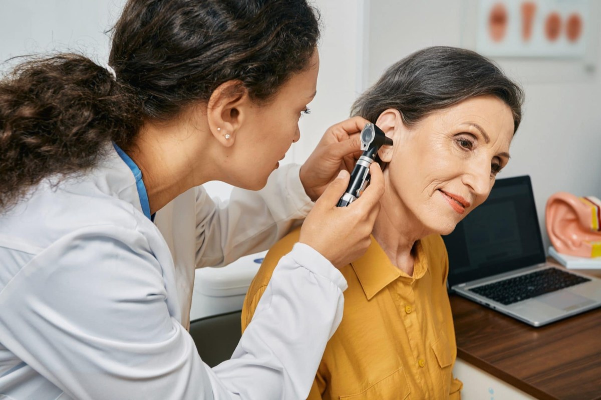 Ear health illustration for Ear Pain With a Sore Throat