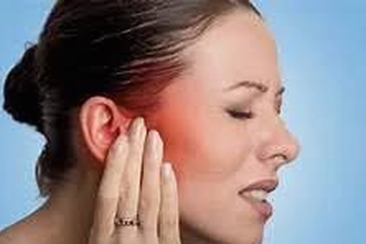 Ear health illustration for Ear Pain With Hearing Changes