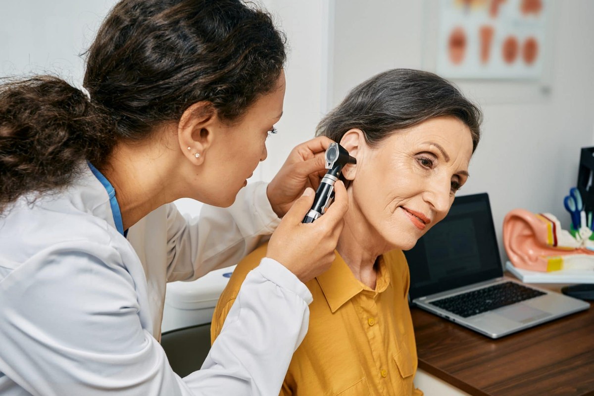 Ear health illustration for Ear Pain With Hearing Changes