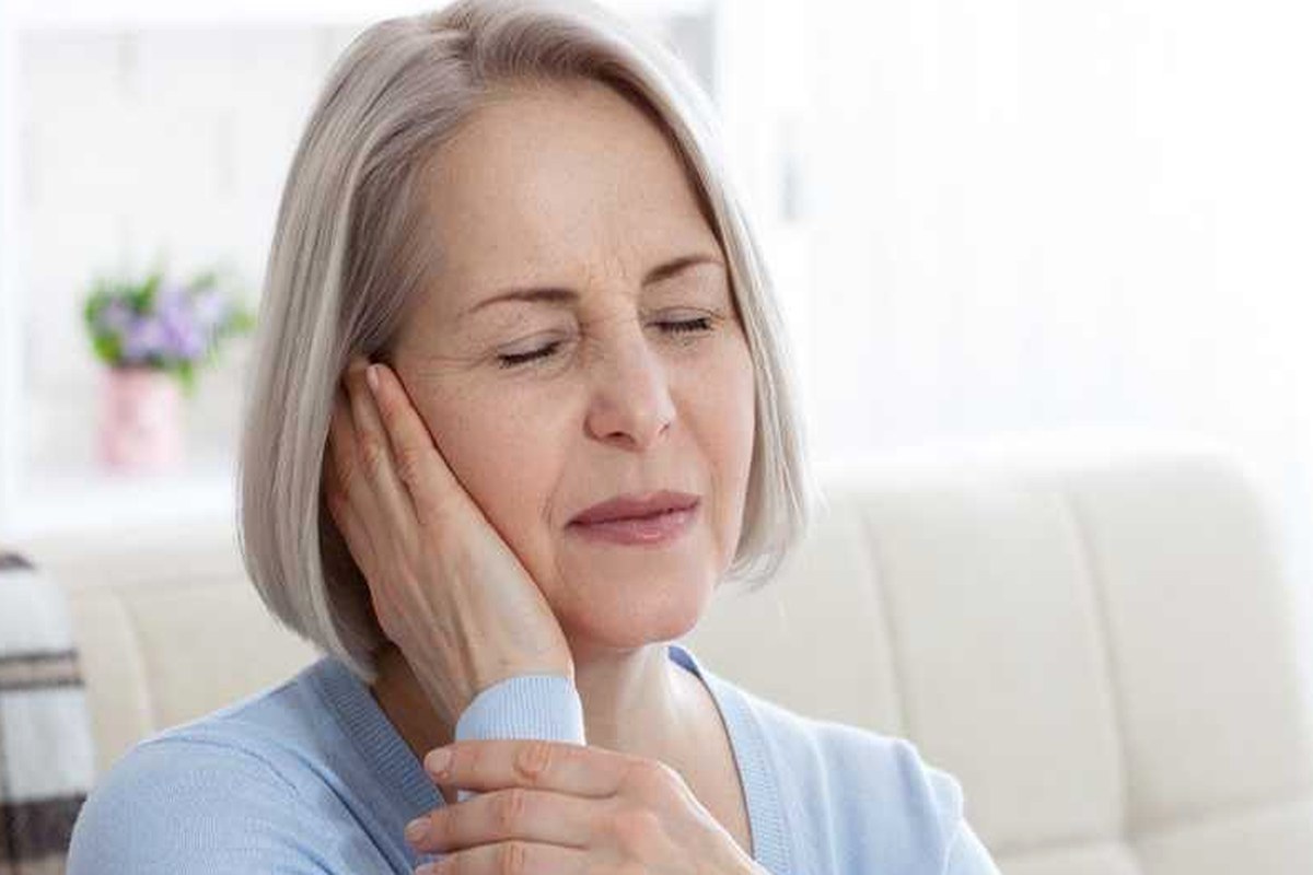 Ear health illustration for Ear Pain With Hearing Changes